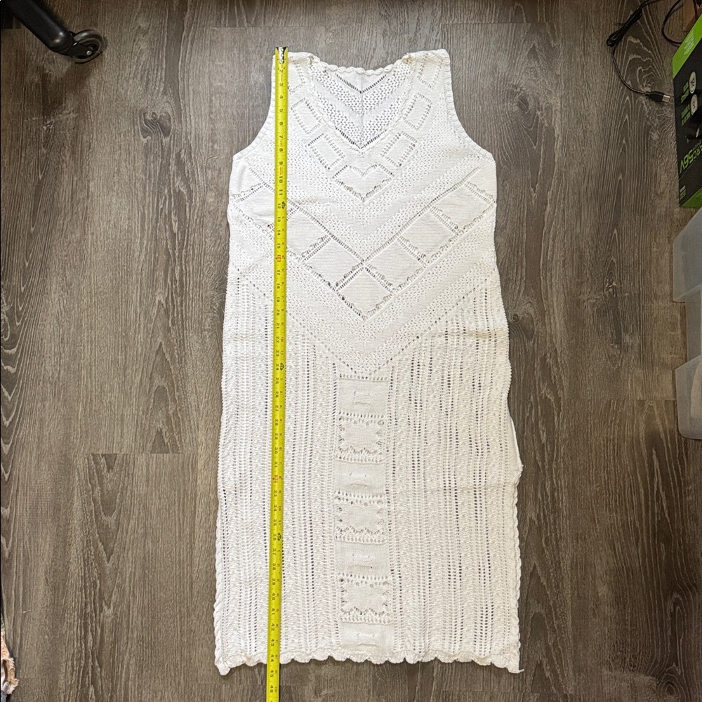 Elegant White Sleeveless Crochet Cover-up - Picture 3 of 5